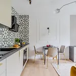 Shortstaypoland Kazimierza Wielkiego Апартаменты *